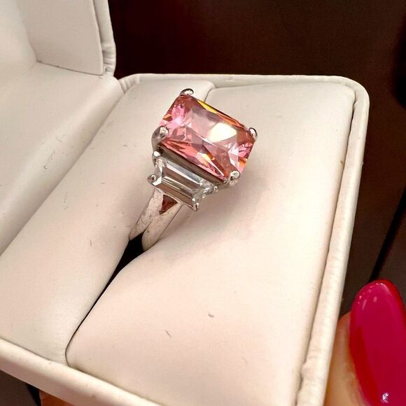 Sterling silver ring and pink sapphire looking stone. - Picture 7 of 7